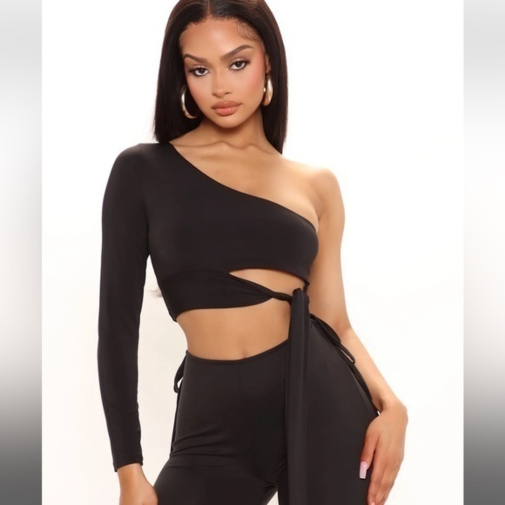 Stay Wishing Double‎ Lined Top - Black Size Large REFFNB